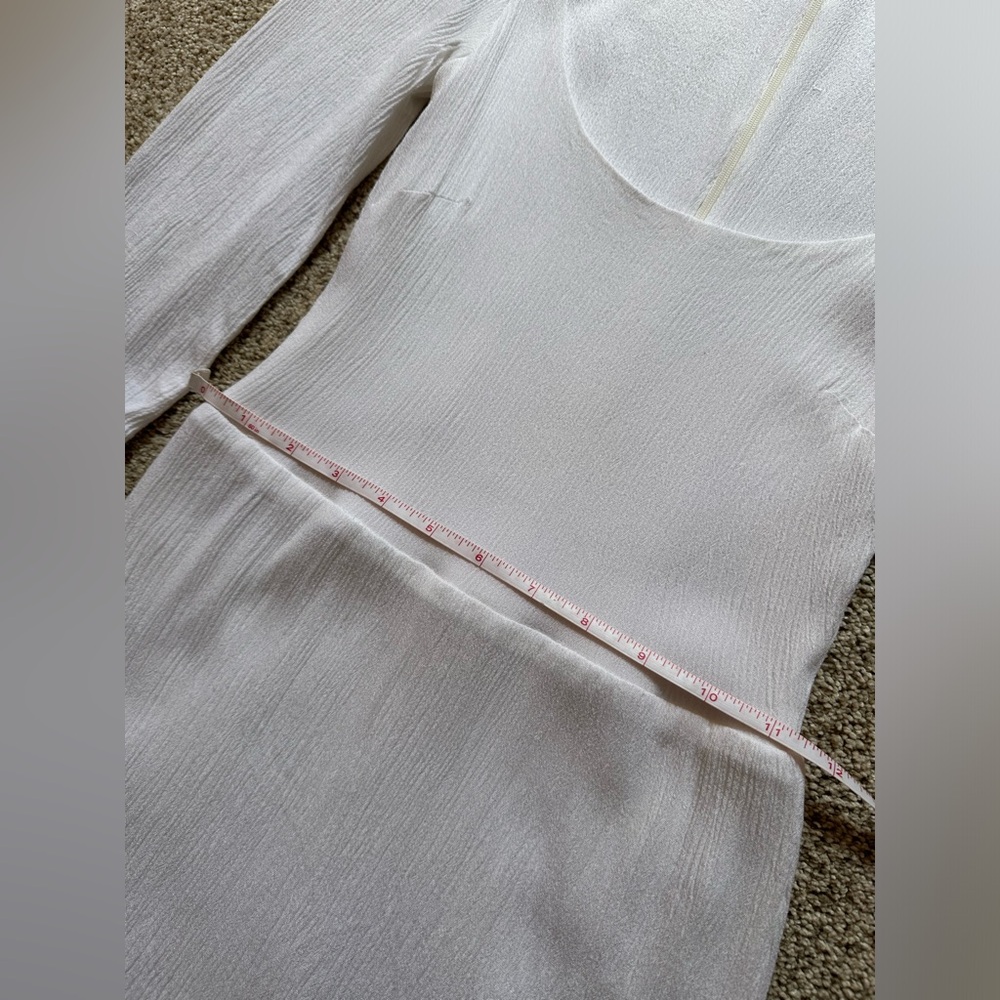 Reformation White Mini Dress with Chic Design - Picture 5 of 8